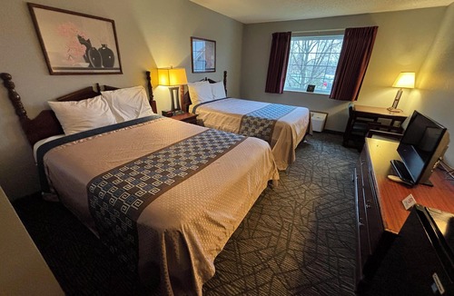 Winterset Hotel | Covered Bridge Inn