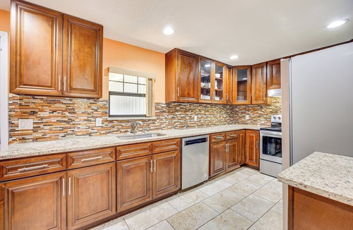 Arlington House | Covered Deck, Large Yard! Pet-Friendly Jax Escape!