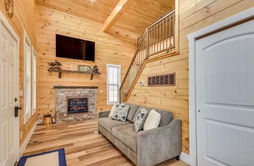Richland House | Covered Porch & Fire Pit: Cabin in Richland