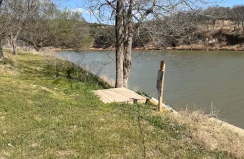 Dennis RV Rental | Covered RV Spaces by the Brazos River