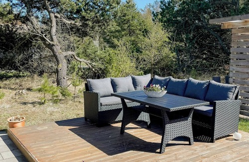 Rødhus House | Covered terrace and calm near the North Sea