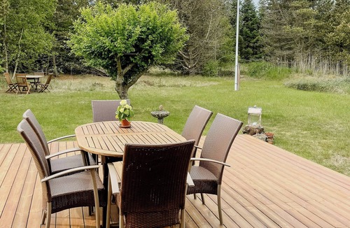 Rødhus House | Covered terrace and calm near the North Sea