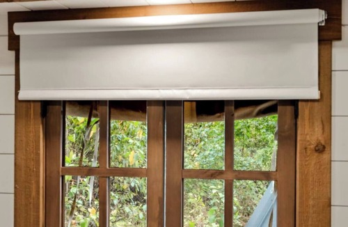 Strasburg Apartment | Covered Wagon along the Creek