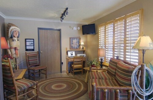 Lusk Hotel | Covered Wagon Motel