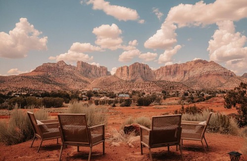 Hildale RV Rental | Covered Wagon w/Private Deck, Fire Pit, and Grill