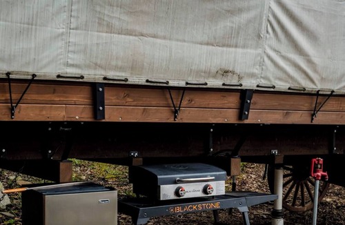Strasburg Apartment | Covered Wagon with Salt Water Hot Tub
