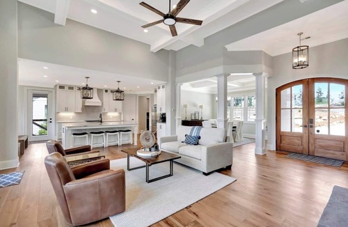 Six Mile House | Coveside Spacious 5BR Waterfront Home