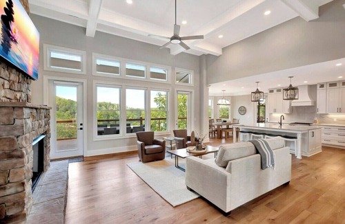 Six Mile House | Coveside Spacious 5BR Waterfront Home