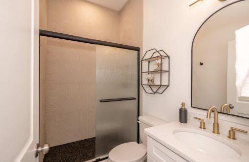 Covington House | Covington Charm 201