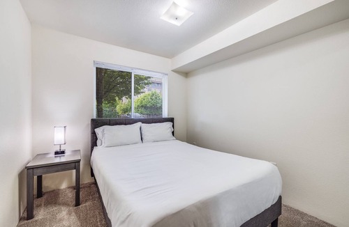 Covington Apartment | Covington Comfort: 2BD/2BA Home with Office