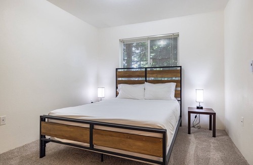 Covington Apartment | Covington Comfort: 2BD/2BA Home with Office