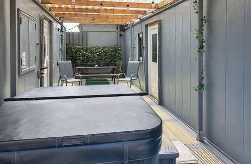 Kilkenzie Cottage | Cow Boy Cabin - UK47145