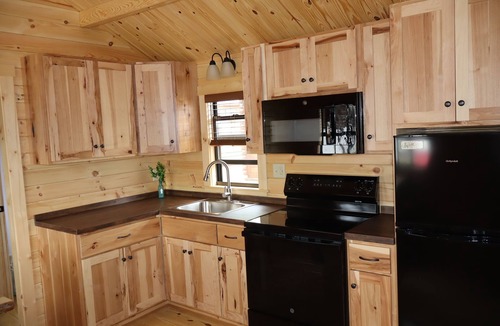 Centre Hotel | Cowan Creek Lodges