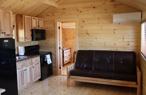 Centre Hotel | Cowan Creek Lodges