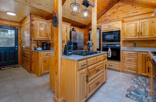Muenster Cabin | Cowboy Cabin: The Bluffs at Saint Jo