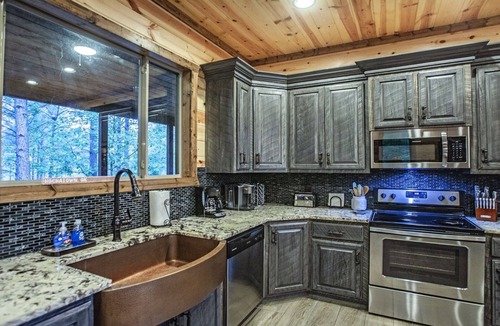 Broken Bow Cabin | Cowboy Castle - Ridge Line Lodge, Hot Tub, Games, Outdoor Entertaining🔥 🌲