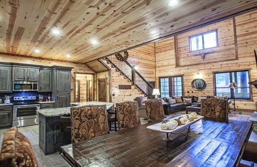 Broken Bow Cabin | Cowboy Castle - Ridge Line Lodge, Hot Tub, Games, Outdoor Entertaining🔥 🌲