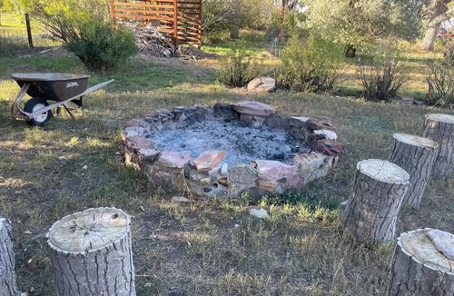 Laramie House | Cowboy Chic: 4-bedroom home with backyard fire pit