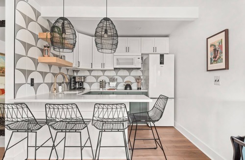 Berry Hill Condo | Cowboy Chic Studio with Pool* Near 12 South & 2.5 Miles to Downtown Nashville