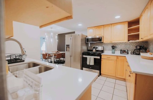 Pat Hurley House | Cowboy Den+Hot Tub+Game Room+No Pet Fee!