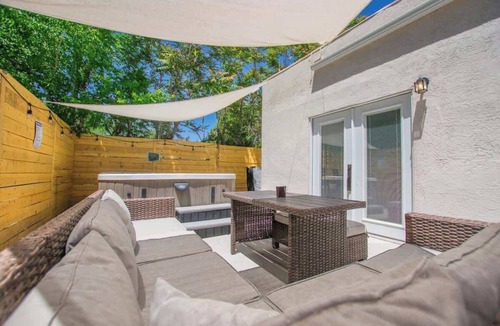 Pat Hurley House | Cowboy Den+Hot Tub+Game Room+No Pet Fee!