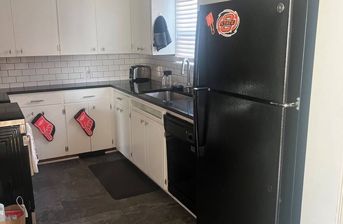Stillwater House | Cowboy Getaway.Spacious 4-bedroom house next to campus on University Drive