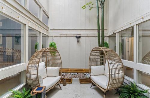 North San Antonio - SAT House | Cowboy Luxe Retreat Pool Putt Putt Pickleball