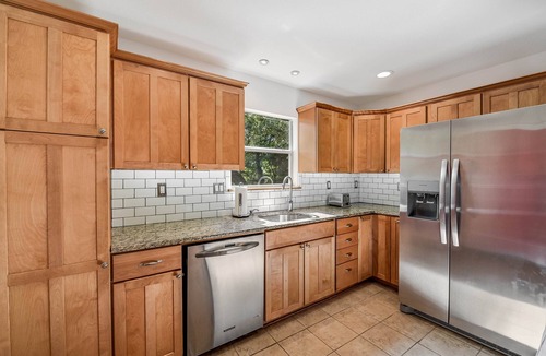 Dawson House | Cowboy Pool · 5 BR · 5 Min to Downtown Austin