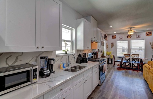 Northeast Houston House | Cowboy Ranch House Su