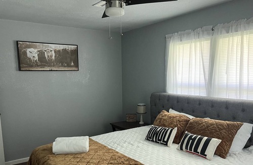 Raymondville House | Cowboy Retreat