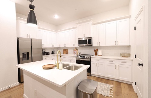 Arlington Condo | Cowboy's Condo/Steps to Stadium