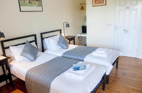 Cowbridge Hotel | Cowbridge Cabins
