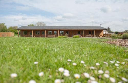 Cowbridge Hotel | Cowbridge Cabins