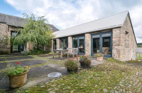 Fourstones Near Bentham House | Cowdber Barn