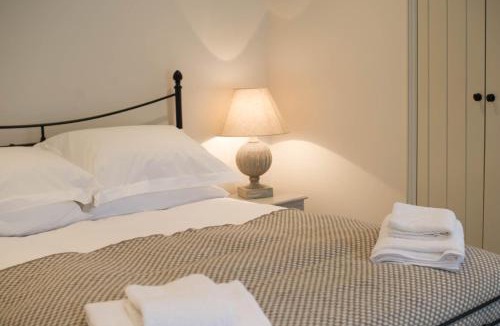 Easebourne Cabin | Cowdray Holiday Cottages