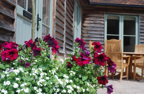 Easebourne Cabin | Cowdray Holiday Cottages