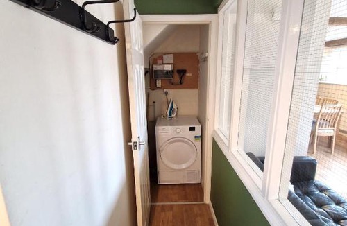 Ivinghoe House | Cowman's Cottage