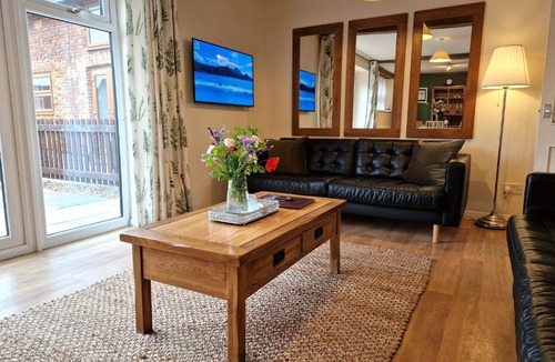 Ivinghoe House | Cowman's Cottage