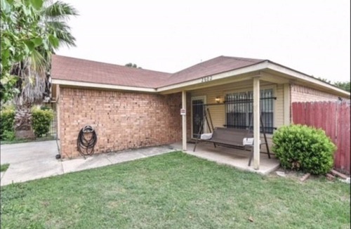 Fort Worth House | Cowtown Casa ~ Stockyards, Fort Worth TX ~