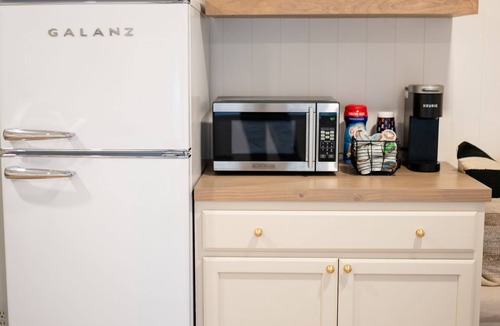 Fort Worth House | Cowtown Casita - Private guesthouse in Fort Worth - Walking distance to TCU!