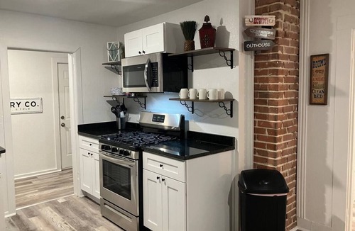 Fort Worth House | Cowtown Cottage: Steps to Stockyards - Near 2026 Cup