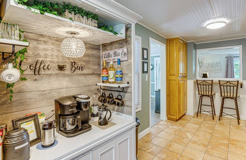 Kansas City House | Cowtown Cutie - Great location to all of Kansas City!
