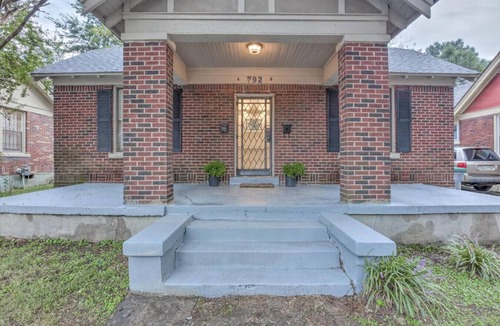 Cooper-Young Historic District House | Cox B · Cooper Young Bungalow w/all the Essentials!