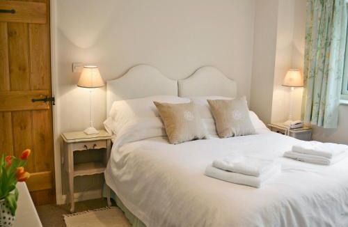 Pembury House | Cox Cottage - Pqqq