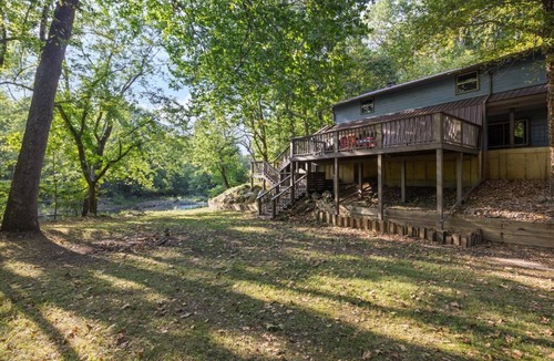 Buffalo Cabin | Cox Riverside Retreat - 32 miles to Springfield