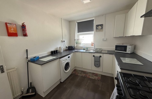 Gateshead House | Coxon - 5 Bdrm 4 beds Perfect 4 contractor