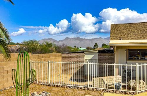Tucson House | 'Coyote Casa' w/Mtn Views in Tuscon Desert Oasis