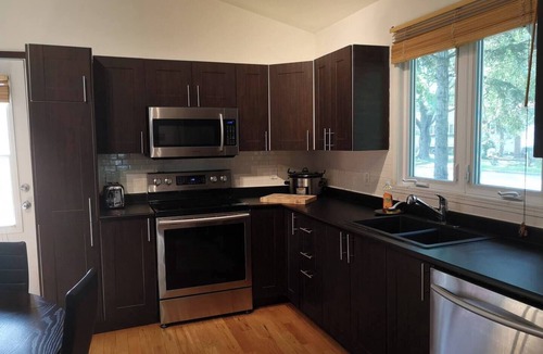 Saint-Bruno-de-Montarville House | Cozy 4-bdrm bungalow with fireplace in Saint-Bruno/National Park/Ski/Spa Forëna