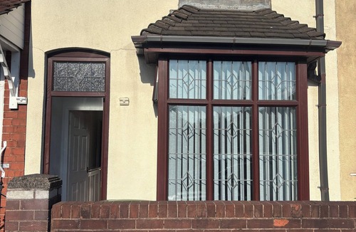 Wolverhampton House | Cozee two bed WV11 1NW - Wolverhampton