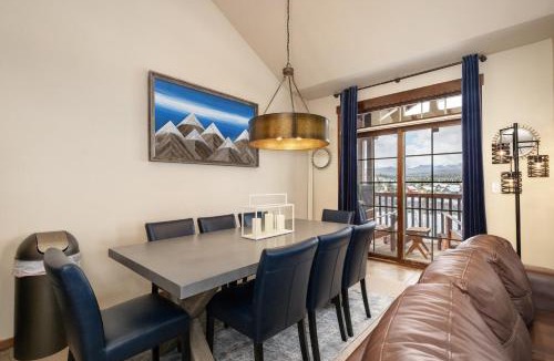 Fraser Apartment | Cozens Pointe B-301 condo